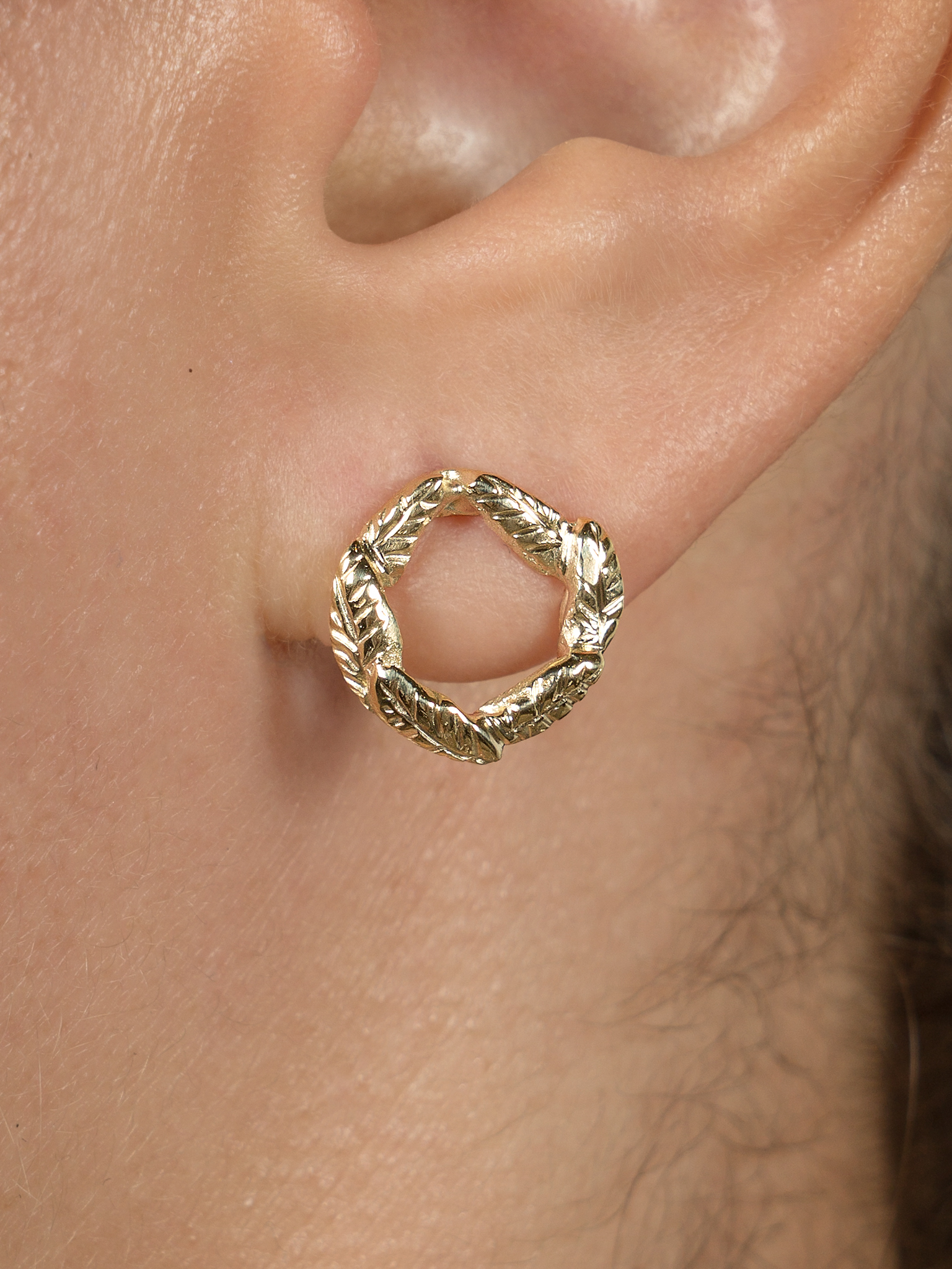 Wreath studs